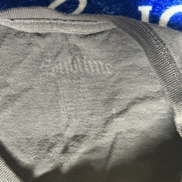 Trendy graphic tee - Picture 3 of 4